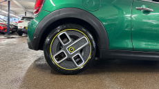 MINI Hatchback 135kW Cooper S Level 2 33kWh 3dr Auto Electric Hatchback